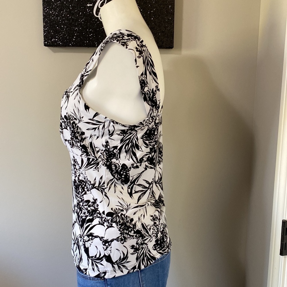 WHBM Floral Sleeveless Top Black White Sz M - Picture 3 of 10